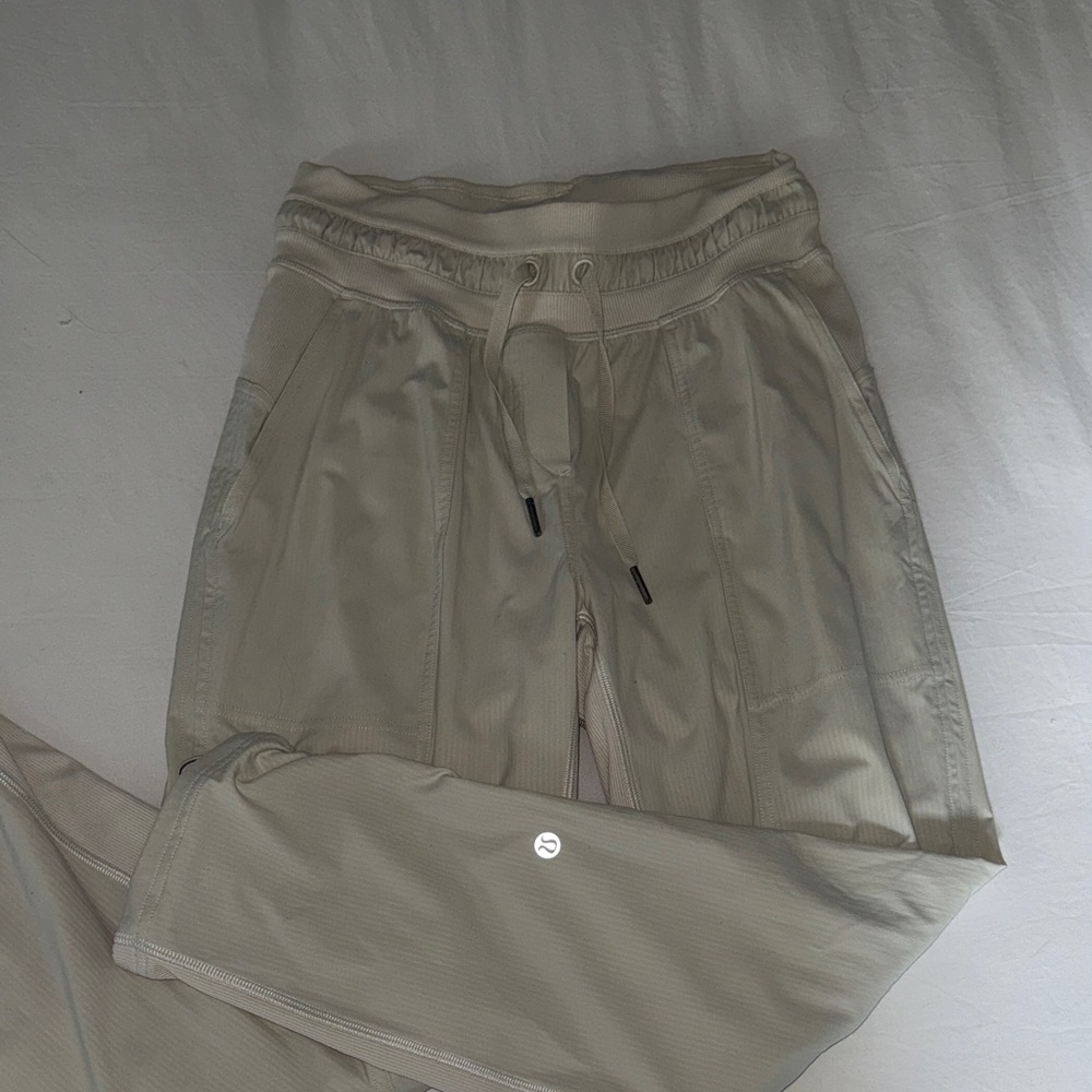 lululemon dance studio crop Bone